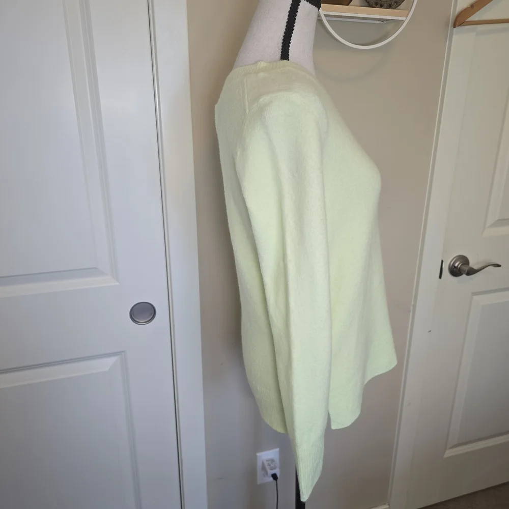 NWT J. Crew Extra Soft Lime Green Crew Neck Sweater XS Womans Wool Blend Preppy